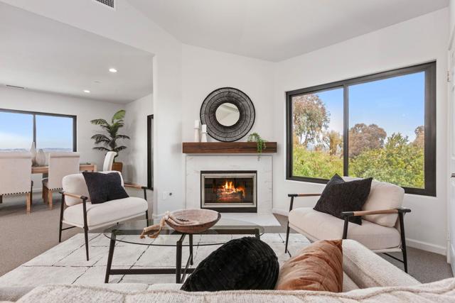 Detail Gallery Image 5 of 42 For 597 via Cantebria, Encinitas,  CA 92024 - 2 Beds | 2/1 Baths