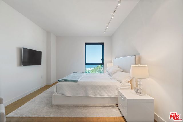 1755 Ocean Avenue, Santa Monica CA: https://media.crmls.org/mediaz/74b395aa-8b6b-4b3e-a387-773af3cf7a15.jpg