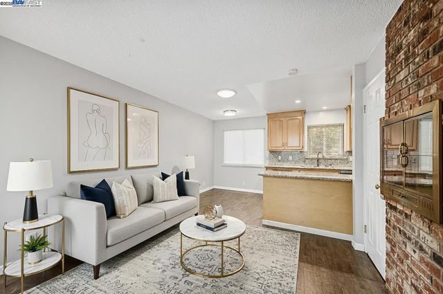 1059 Lakehurst Rd, Livermore CA: https://media.crmls.org/mediaz/74b3d6e7-728b-4b42-a983-0c8b6b3c7233.jpg