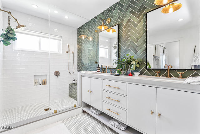 Detail Gallery Image 16 of 28 For 14 Bermuda Ct, Manhattan Beach,  CA 90266 - 2 Beds | 2/1 Baths