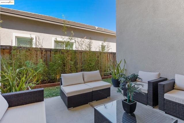 View of patio featuring outdoor lounge area