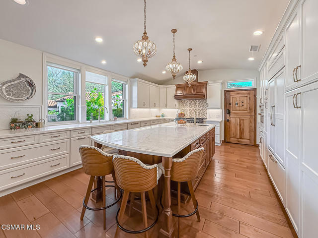 4255 Saddlecrest Lane, Westlake Village CA: https://media.crmls.org/mediaz/74b60a74-c5f1-42e6-9d6a-a191f9bfb0ef.jpg