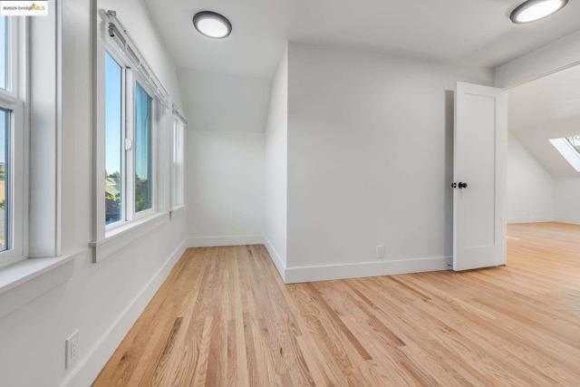 1238 12Th St, Oakland CA: https://media.crmls.org/mediaz/74b70be1-6c66-4a7d-a6ff-37f906379675.jpg