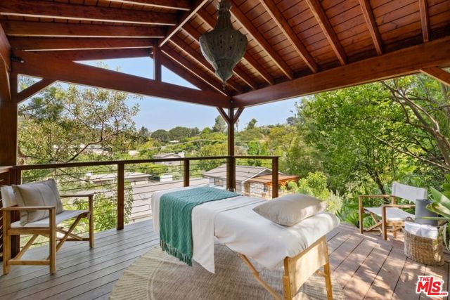 2716 Laurel Pass / Bypass, Los Angeles CA: https://media.crmls.org/mediaz/74b71626-76ce-43f0-9c7d-9ecab511a9d9.jpg