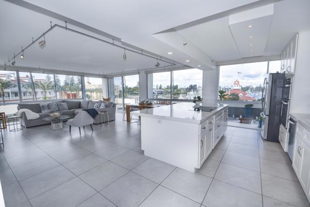 1710 Avenida Del Mundo, Coronado CA: https://media.crmls.org/mediaz/74b71c84-d17e-41fd-a971-aa6c62a0cf95.jpg