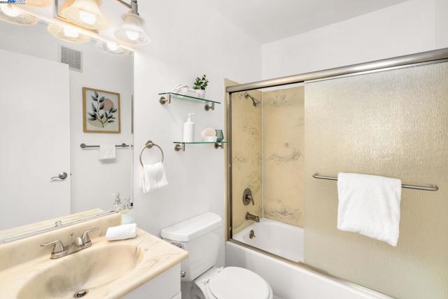 4081 Clayton Rd, Concord CA: https://media.crmls.org/mediaz/74b77ec2-940b-448a-8038-9546974b950e.jpg