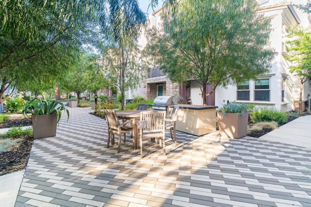 329 Cherokee Loop, Mountain View CA: https://media.crmls.org/mediaz/74b7dd0c-9523-4044-a652-185e3a3abbb0.jpg