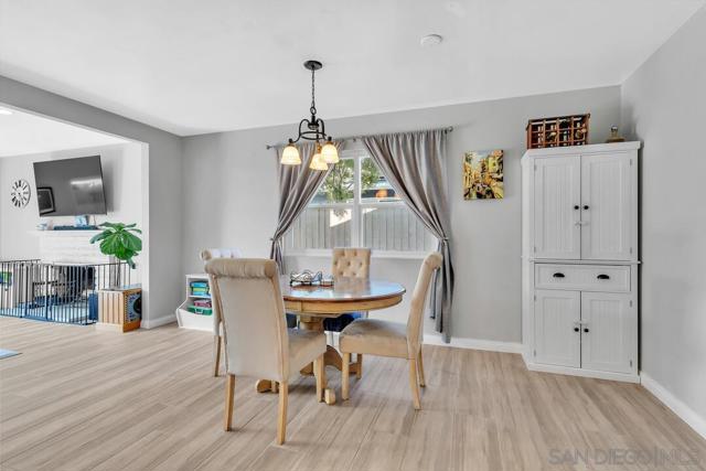 3978 Shenandoah Dr, Oceanside CA: https://media.crmls.org/mediaz/74b81295-7d71-4191-a1a8-d3562e4ad4bf.jpg
