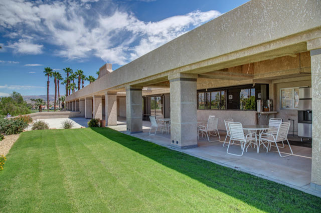 126 Avellino Circle, Palm Desert CA: https://media.crmls.org/mediaz/74b82363-e004-4f40-a27e-bd6b0912b705.jpg
