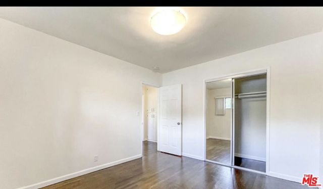 524 E Hazel Street, Inglewood CA: https://media.crmls.org/mediaz/74b871dd-b78e-432b-a655-40da7ec4d28b.jpg