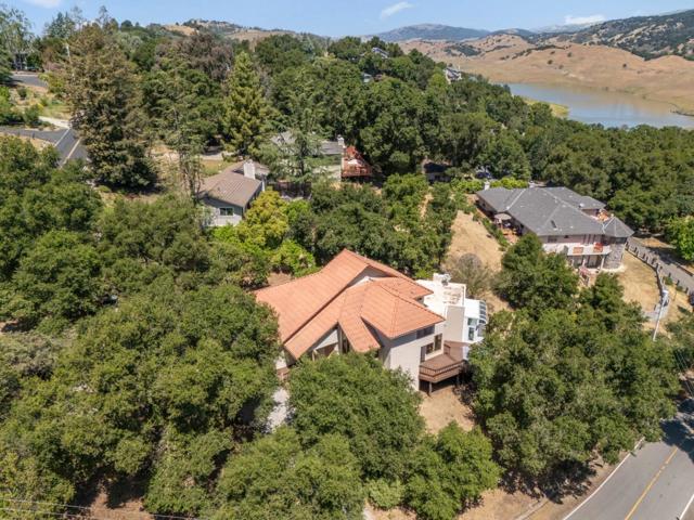 17710 Holiday Drive, Morgan Hill CA: https://media.crmls.org/mediaz/74b8980e-c626-4239-88e4-0cf1bf0051f0.jpg