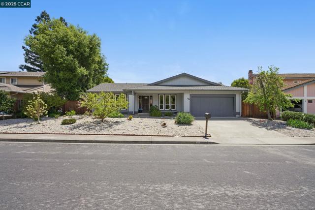 17 Bliss Ct., Pleasant Hill CA: https://media.crmls.org/mediaz/74b982bd-391b-4154-a71f-e986d57695aa.jpg