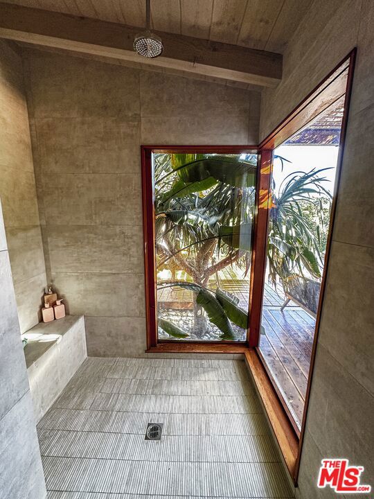 10018 Reevesbury Drive, Beverly Hills CA: https://media.crmls.org/mediaz/74ba12a2-18c5-4e7b-93d8-587b4a010fae.jpg
