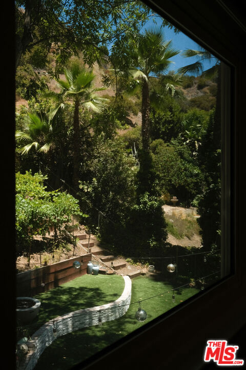 17149 Clemons Drive, Encino CA: https://media.crmls.org/mediaz/74ba63cf-404c-4a63-a83b-08d2303e48ce.jpg