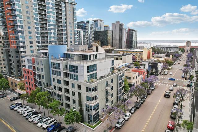 1580 Union St, San Diego CA: https://media.crmls.org/mediaz/74bb704c-e5b1-44a6-b9e0-5af3bf49ac65.jpg