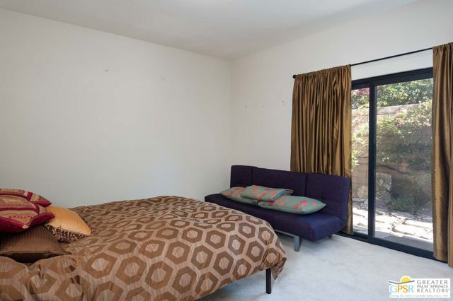 40840 Centennial Circle, Palm Desert CA: https://media.crmls.org/mediaz/74bb92dd-beb3-4710-9ee3-30f6b8db44c3.jpg