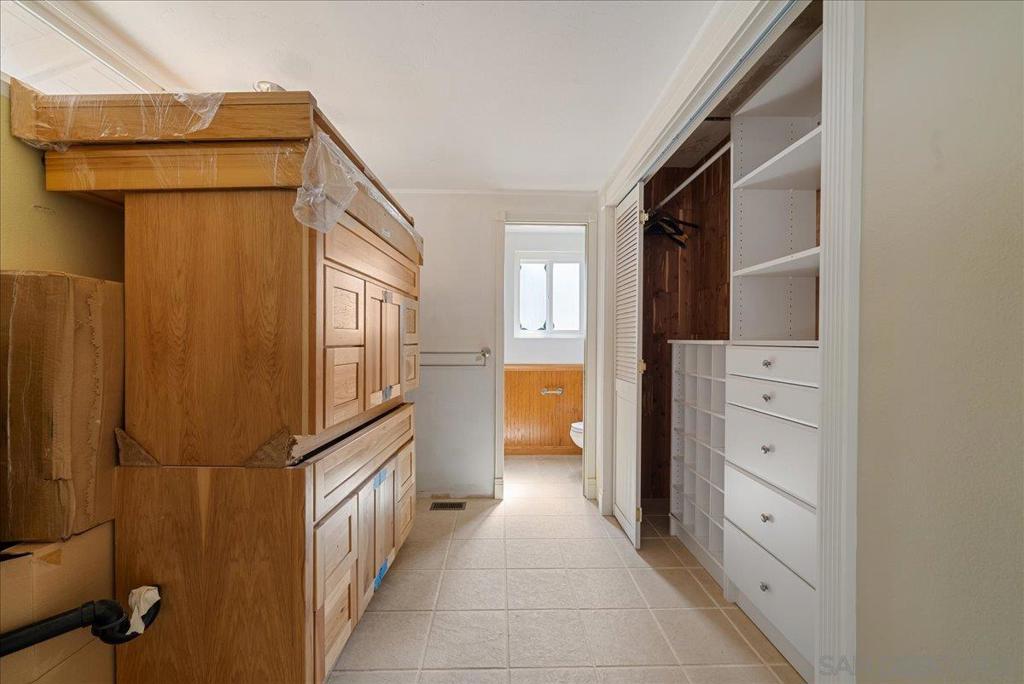 MLS #250040363SD image #16