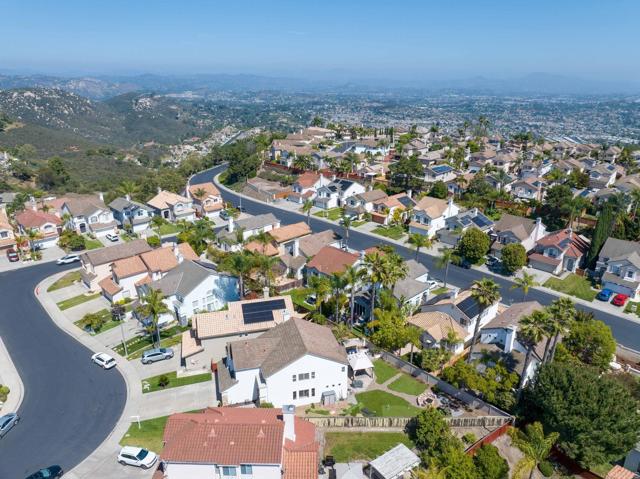 2490 Bear Rock Gln, Escondido CA: https://media.crmls.org/mediaz/74bcb46c-f1ef-47e5-a8f4-f861e06db93c.jpg