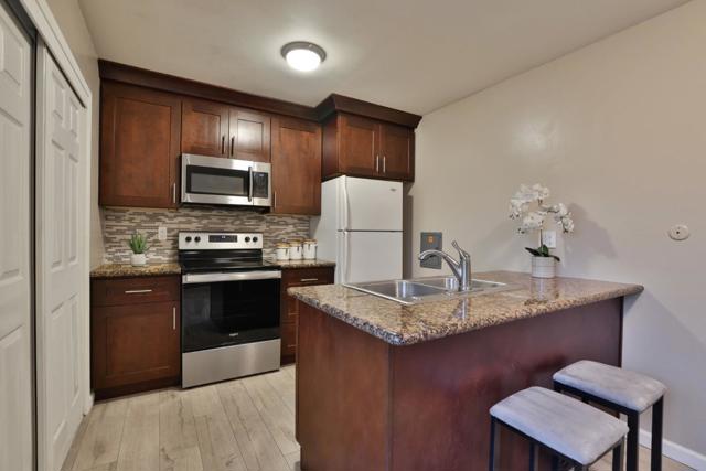 5480 Tradewinds Walkway, San Jose CA: https://media.crmls.org/mediaz/74bcc284-9232-4852-be6b-37cbfc297af0.jpg
