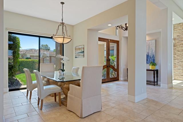 81080 Shinnecock, La Quinta CA: https://media.crmls.org/mediaz/74bda152-dceb-4a3f-b0c7-44c8fdbac93d.jpg