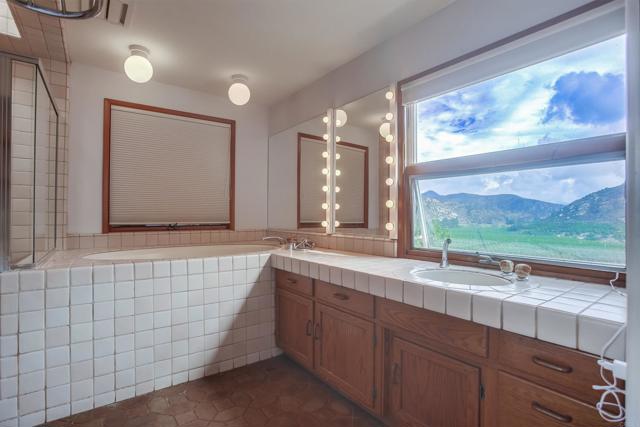 Detail Gallery Image 24 of 46 For 3264 Shearer Xing, Fallbrook,  CA 92028 - 5 Beds | 2/1 Baths