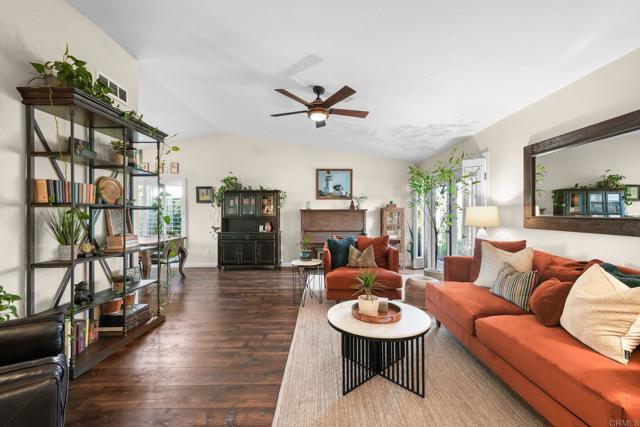 Image 4 of 47 For 3818 Via Escuda