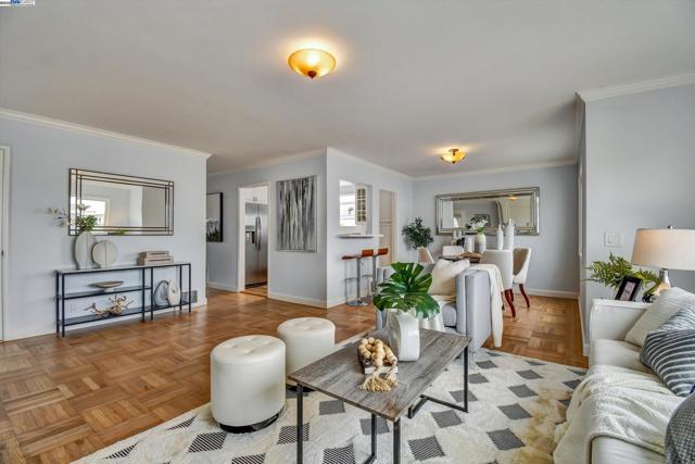 153 Morningside Dr, Daly City CA: https://media.crmls.org/mediaz/74c008ec-d2b4-4f62-bbc5-7fa04b36d46e.jpg