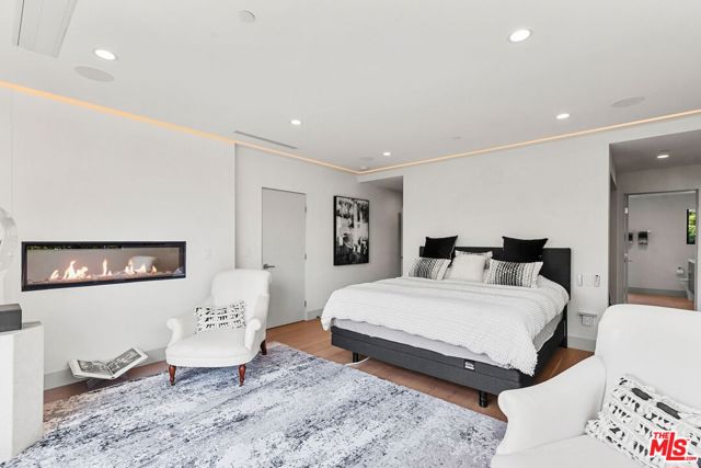 4338 Agnes Avenue, Studio City CA: https://media.crmls.org/mediaz/74c00f5f-c6d6-45d6-ae3f-f0db56f280e6.jpg
