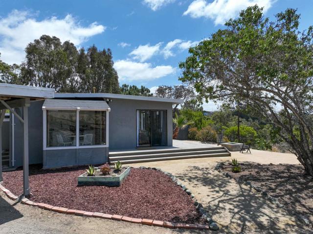 3854 56 Via Del Mar, San Diego CA: https://media.crmls.org/mediaz/74c037ff-eae8-4713-a745-ccabb4632a3d.jpg