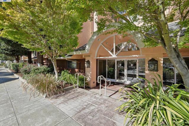 Image 36 of 40 For 22530 3rd St  107