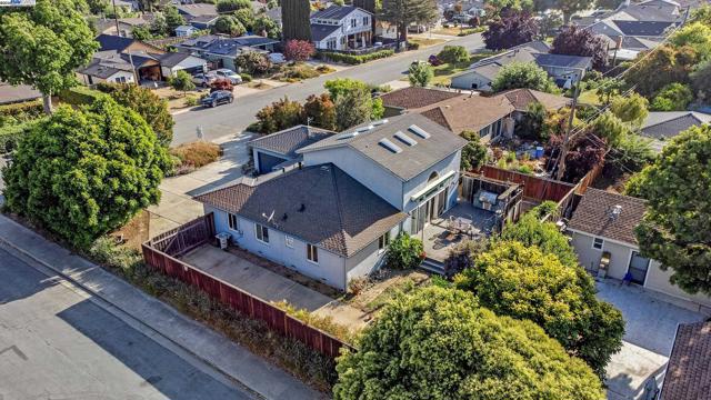 3171 Verdant Way, San Jose CA: https://media.crmls.org/mediaz/74c21a26-1ee6-4352-971b-4754000aab02.jpg