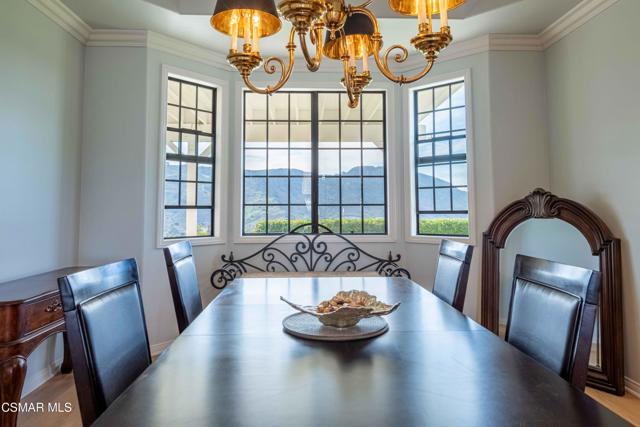 11300 Highridge Court, Camarillo CA: https://media.crmls.org/mediaz/74c406d3-fb52-4671-bbd8-c3af5b1b8431.jpg