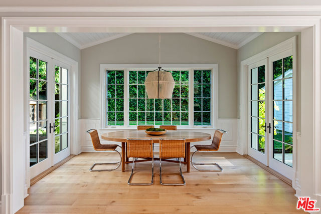 491 N Tigertail Road, Los Angeles CA: https://media.crmls.org/mediaz/74c4475f-251c-4f9b-8c53-01a521c177ce.jpg