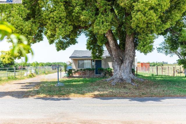 Details for 437 Goodwin Rd, Modesto, CA 95357