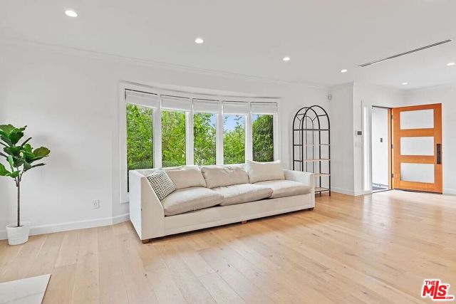 1839 Preuss Road, Los Angeles CA: https://media.crmls.org/mediaz/74c5b0e1-a1a0-43b6-b1ce-66412db4b3e9.jpg