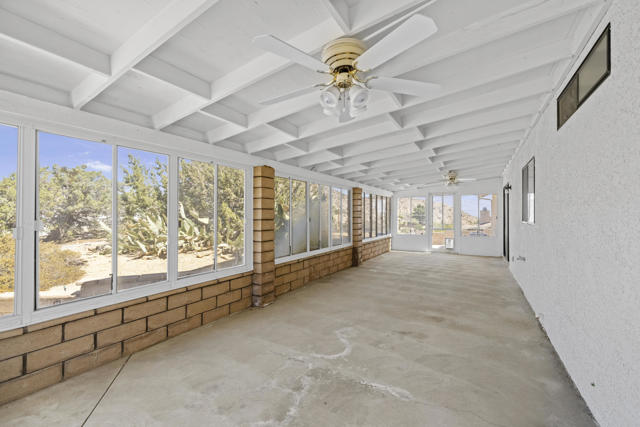 55710 Free Gold Dr Drive, Yucca Valley CA: https://media.crmls.org/mediaz/74c5f284-85ee-4e03-9063-48181beb5aae.jpg