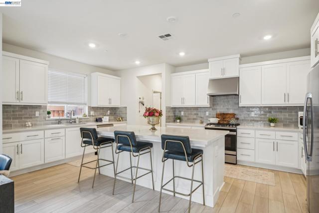 Image 5 of 59 For 37231 Sand Bar Place