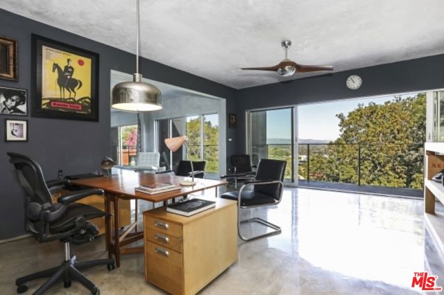 11462 LAURELCREST Road, Studio City CA: https://media.crmls.org/mediaz/74c61d63-2768-4f45-9caa-2b21dd43078e.jpg