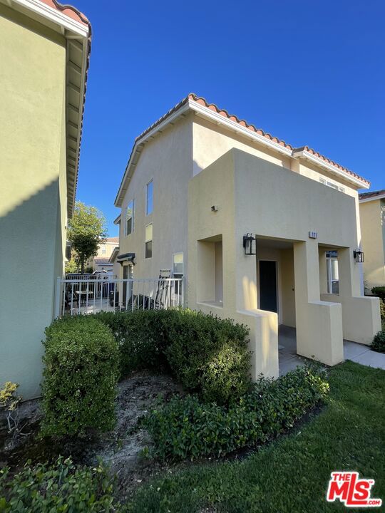 121 Cancion Way, Los Angeles CA: https://media.crmls.org/mediaz/74c63366-c55b-47a3-88b2-19f921fb38aa.jpg