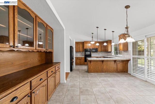 27000 S Hillview St, Tracy CA: https://media.crmls.org/mediaz/74c64932-2f33-4f68-a071-859ae17587f0.jpg