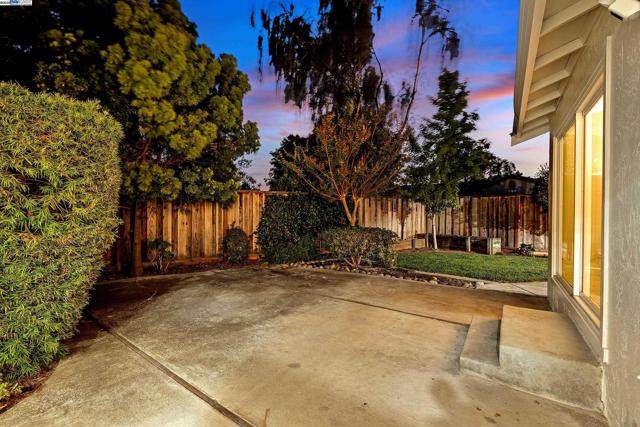 35629 Dee Pl, Fremont CA: https://media.crmls.org/mediaz/74c65906-77f2-46d2-80d6-2a52cf9d2f90.jpg