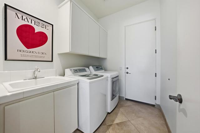 261 Loch Lomond Road, Rancho Mirage CA: https://media.crmls.org/mediaz/74c67023-8b63-414b-9f34-81990242b6fd.jpg