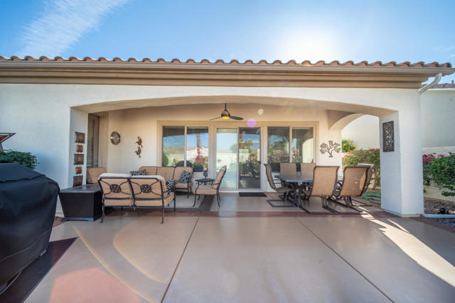 80600 Avenida Santa Carmen, Indio CA: https://media.crmls.org/mediaz/74c6973f-14b7-4d06-906d-5ed477f2fa69.jpg