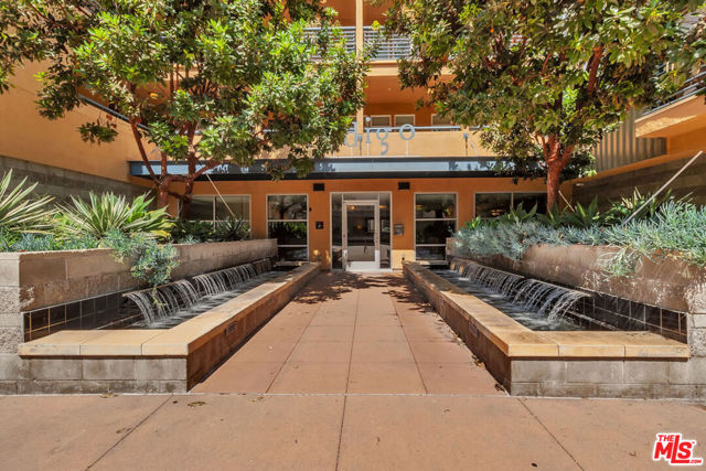 4050 GLENCOE Avenue, Marina del Rey CA: https://media.crmls.org/mediaz/74c7033c-ab31-47f6-a7d5-22396da0f88c.jpg