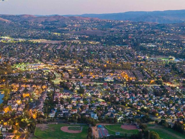 3198 Vintage Crest Dr, San Jose CA: https://media.crmls.org/mediaz/74c71d87-278c-44ca-b59d-24ee9829b37e.jpg