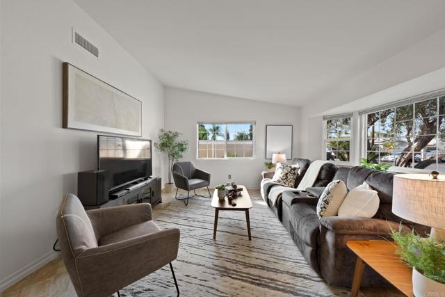 Detail Gallery Image 2 of 41 For 601 Judson St, Escondido,  CA 92027 - 3 Beds | 2 Baths