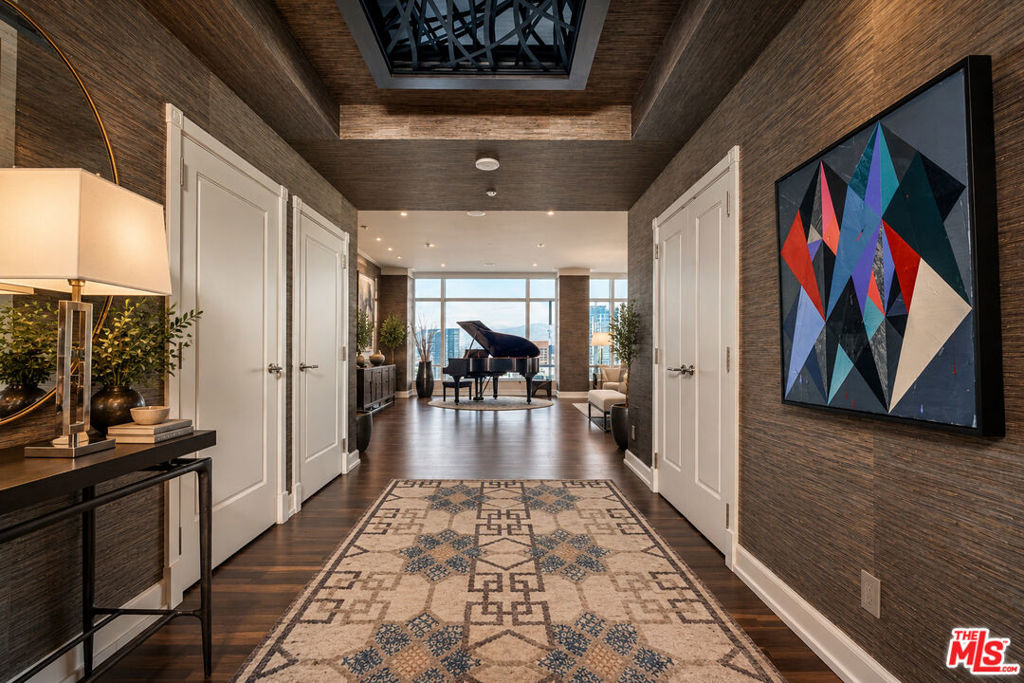 900 W Olympic Boulevard Unit 43G