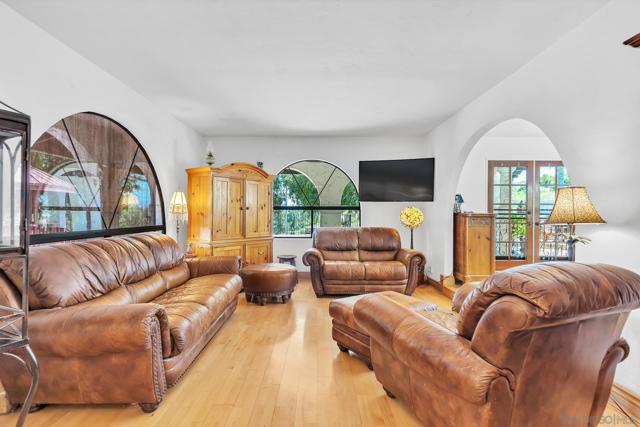 Image 11 of 40 For 11138 Pinehurst Drive