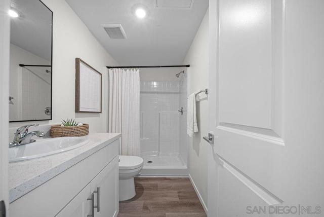 8168 Golden Ave, Lemon Grove CA: https://media.crmls.org/mediaz/74c7c3ae-9417-4adb-8869-f33941ca98f6.jpg