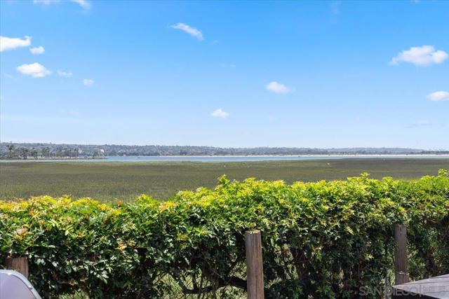 4007 Crown Point Drive, San Diego CA: https://media.crmls.org/mediaz/74c7e1e4-3d82-403b-92d3-4e88762dd339.jpg
